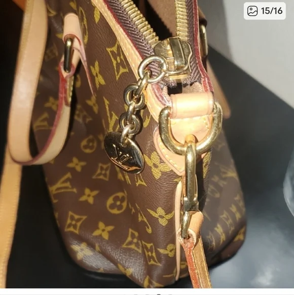 Louis Vuitton Palermo PM Monogram - Picture 9 of 16